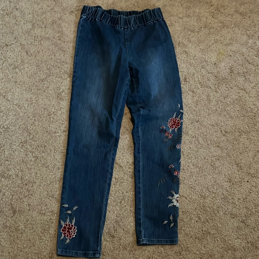 Soft Surroundings size M blue jeans jegging with embroidery